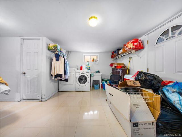 24571 61st Avenue, Little Neck, NY 11362