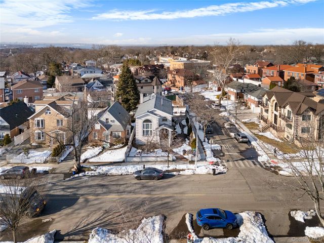 24571 61st Avenue, Little Neck, NY 11362