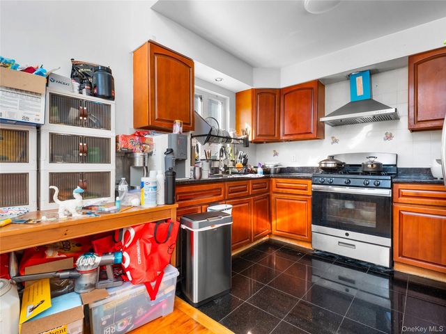 24571 61st Avenue, Little Neck, NY 11362