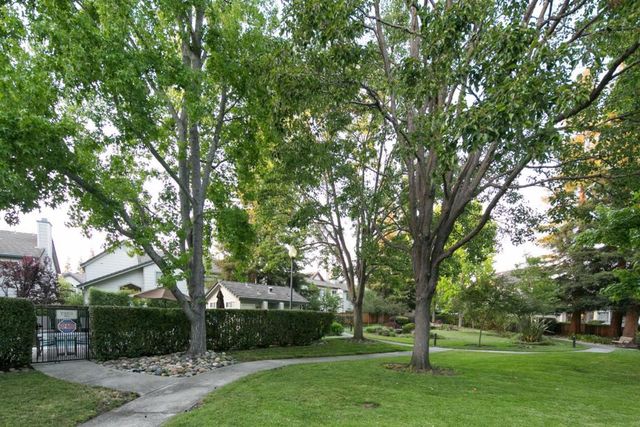 210 Bradbury Lane, Redwood City, CA 94061