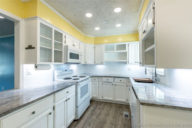 213 E Falletti Avenue, Claremore, OK 74017