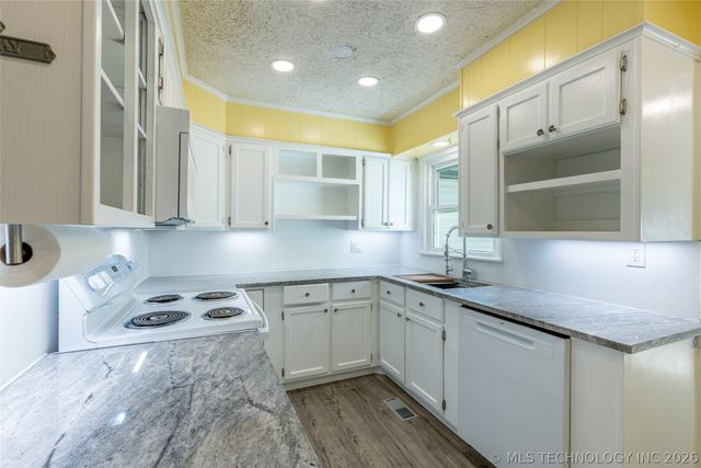 213 E Falletti Avenue, Claremore, OK 74017