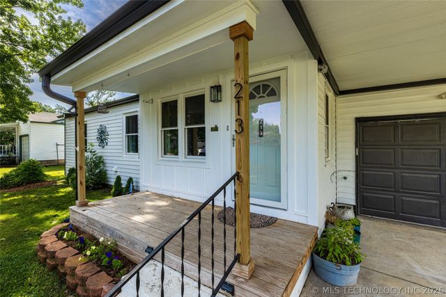 213 E Falletti Avenue, Claremore, OK 74017