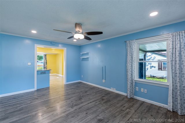 213 E Falletti Avenue, Claremore, OK 74017