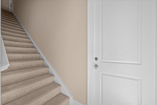 5013 Grandiflora Road, Palm Beach Gardens, FL 33418