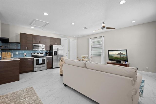 5013 Grandiflora Road, Palm Beach Gardens, FL 33418