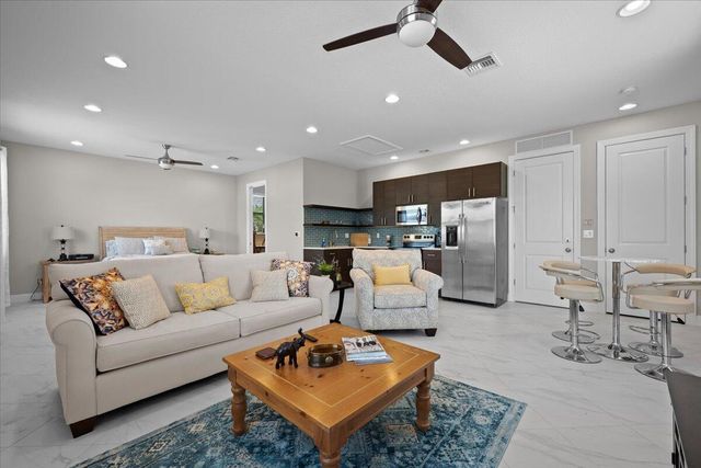 5013 Grandiflora Road, Palm Beach Gardens, FL 33418