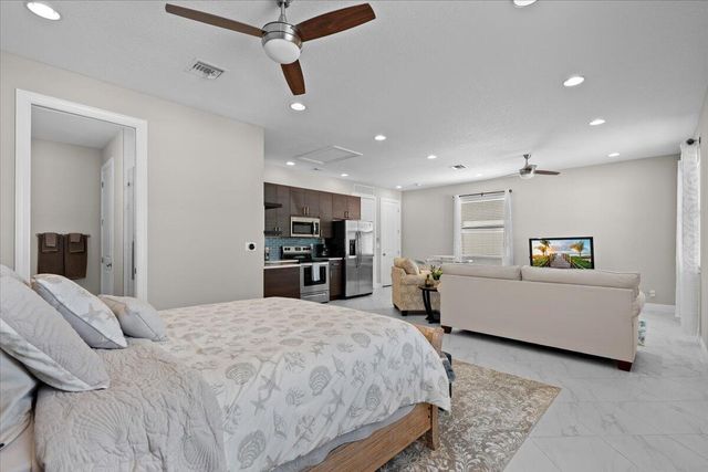 5013 Grandiflora Road, Palm Beach Gardens, FL 33418