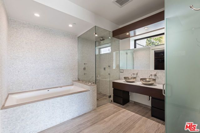 8460 Harold Way, Los Angeles, CA 90069