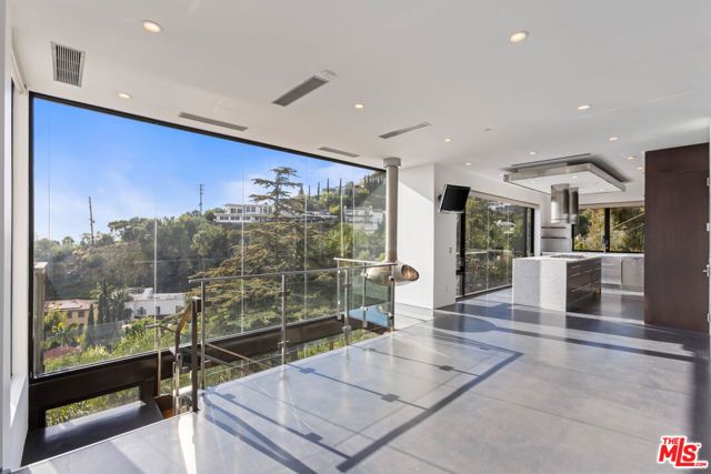 8460 Harold Way, Los Angeles, CA 90069