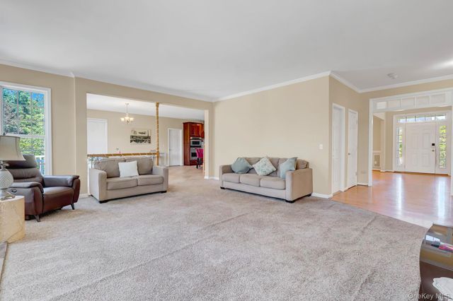 66 Canterbury Drive, Wading River, NY 11792