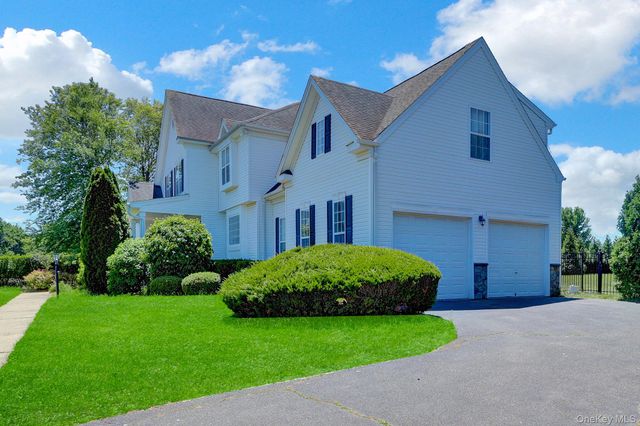 66 Canterbury Drive, Wading River, NY 11792