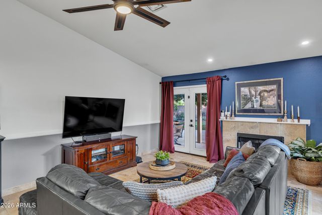 2747 E DESERT TRUMPET Road, Phoenix, AZ 85048