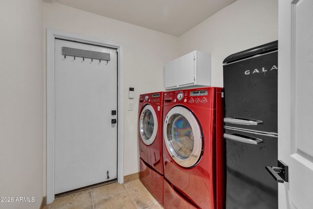 2747 E DESERT TRUMPET Road, Phoenix, AZ 85048