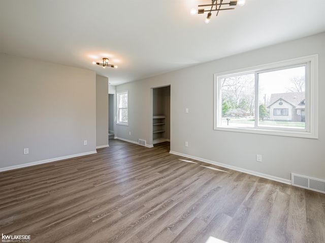 47051 Frederick Road, Shelby Twp, MI 48317