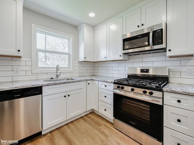 47051 Frederick Road, Shelby Twp, MI 48317