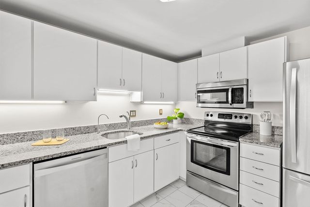 1 Watermill Pl 319, Arlington, MA 02476