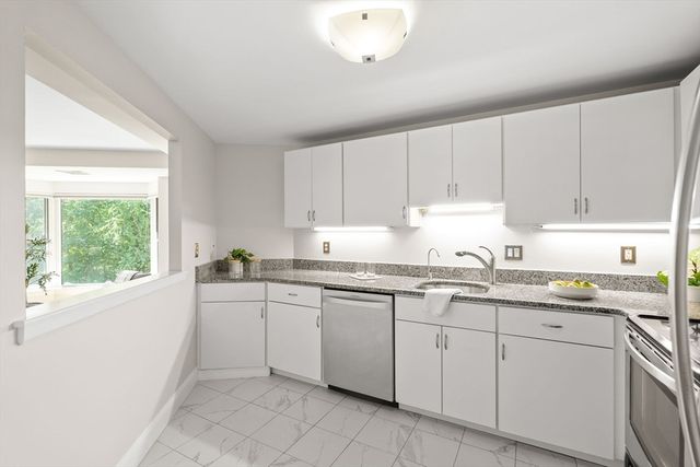 1 Watermill Pl 319, Arlington, MA 02476