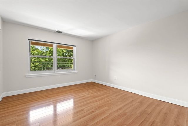 1 Watermill Pl 319, Arlington, MA 02476