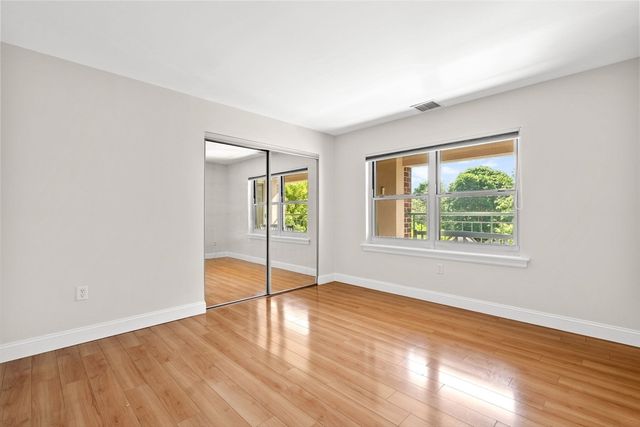 1 Watermill Pl 319, Arlington, MA 02476