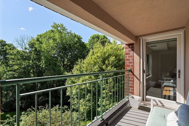 1 Watermill Pl 319, Arlington, MA 02476