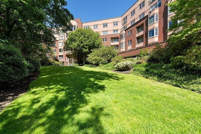 1 Watermill Pl 319, Arlington, MA 02476