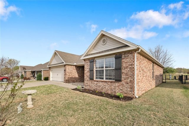 2350 Bunker Lane, Farmington, AR 72730