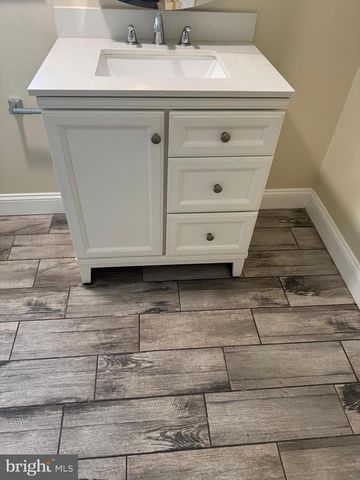 422 KANSAS RD, Warrington, PA 18976