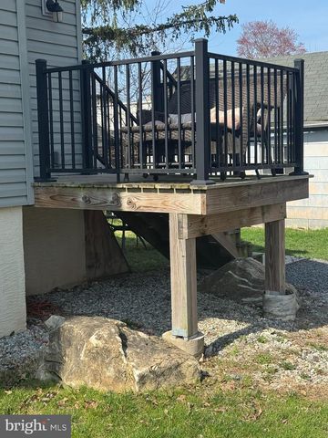 422 KANSAS RD, Warrington, PA 18976