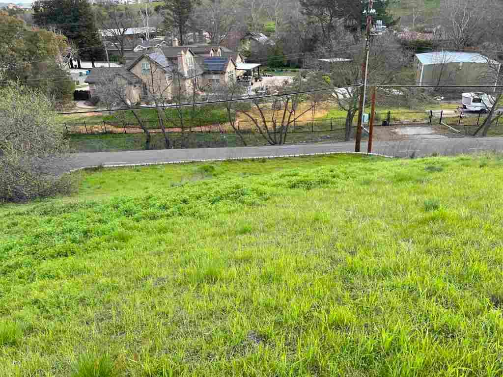 Image 9 of property listing at 1388 Lawrence Rd, Danville, CA 94506