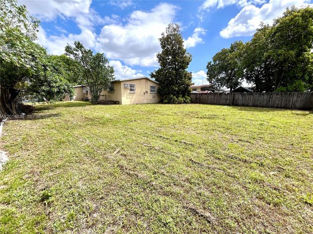 1310 N 31st St, Hialeah, FL 33012
