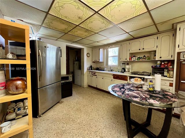 1310 W 31st St, Hialeah, FL 33012