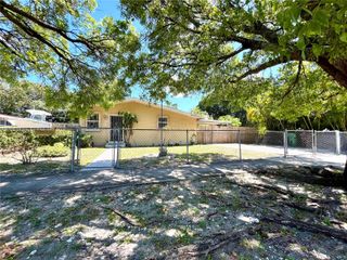 1310 N 31st St, Hialeah, FL 33012