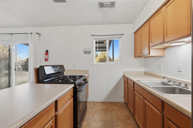 930 Martha Jean Road, Belen, NM 87002