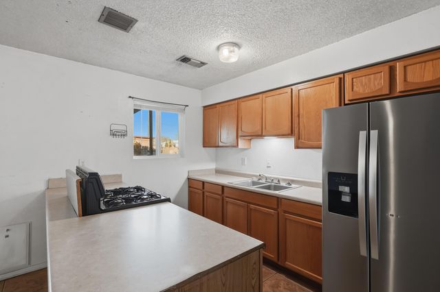 930 Martha Jean Road, Belen, NM 87002