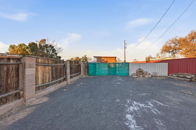 930 Martha Jean Road, Belen, NM 87002