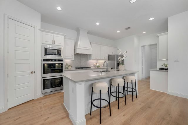 166 Mccartt Drive, Lewisville, TX 75067