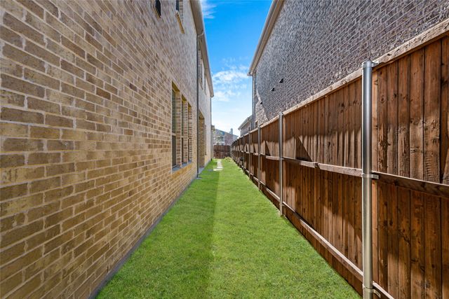 166 Mccartt Drive, Lewisville, TX 75067