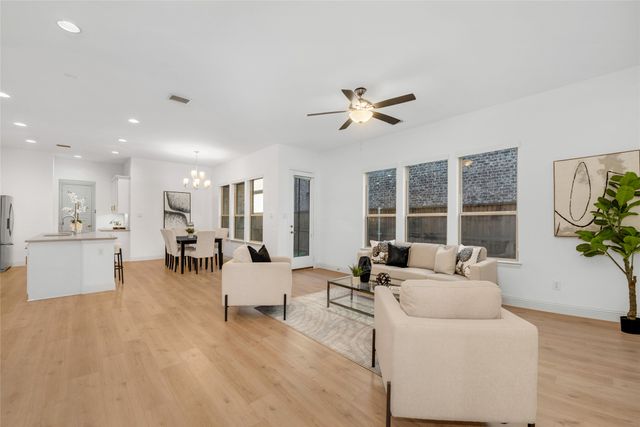 166 Mccartt Drive, Lewisville, TX 75067