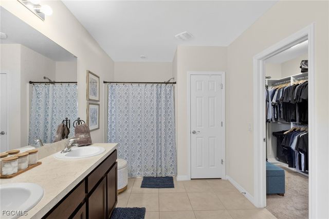 2497 Ciales CT, Cape Coral, FL 33909