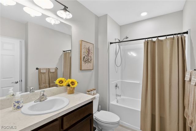 2497 Ciales CT, Cape Coral, FL 33909