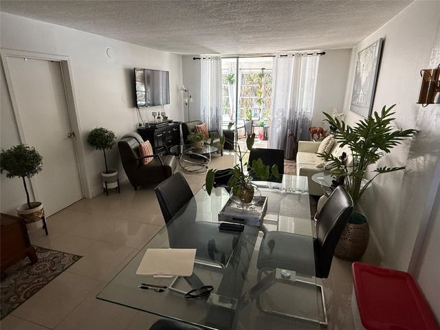 2601 NW 48th Ter 344, Lauderdale Lakes, FL 33313