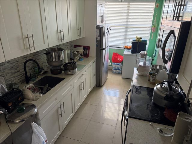 2601 NW 48th Ter 344, Lauderdale Lakes, FL 33313