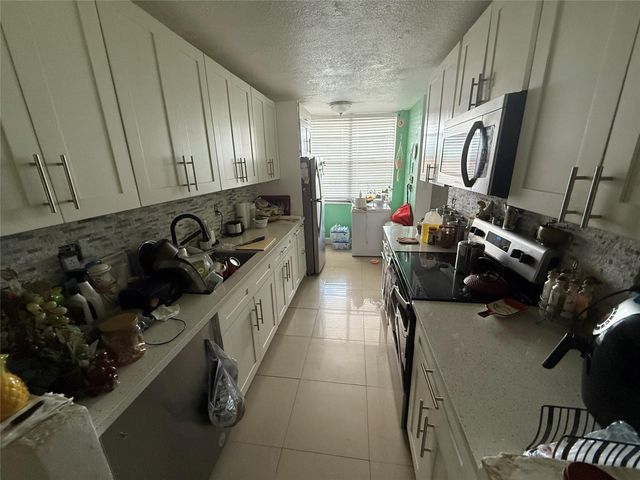 2601 NW 48th Ter 344, Lauderdale Lakes, FL 33313