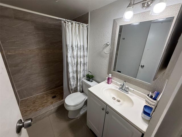 2601 NW 48th Ter 344, Lauderdale Lakes, FL 33313