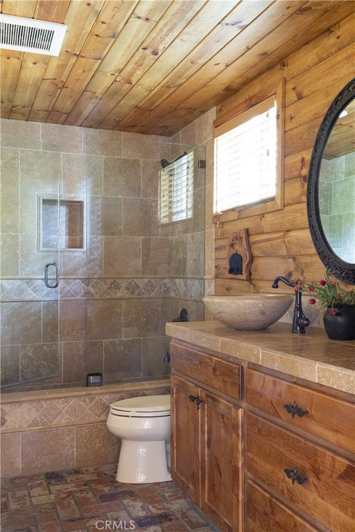 Image 16 of property listing at 27710 West Shore Road, Lake Arrowhead, CA 92352