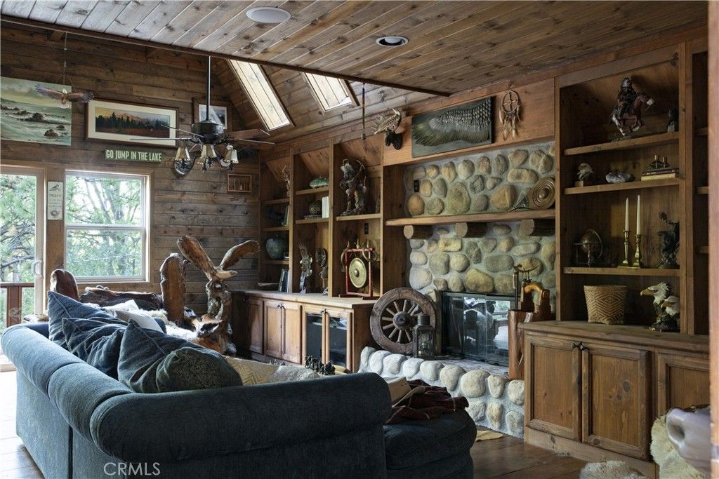 Image 22 of property listing at 27710 West Shore Road, Lake Arrowhead, CA 92352