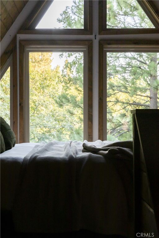 Image 34 of property listing at 27710 West Shore Road, Lake Arrowhead, CA 92352