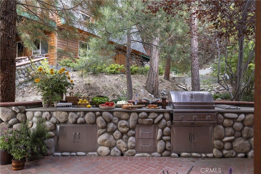 Image 36 of property listing at 27710 West Shore Road, Lake Arrowhead, CA 92352
