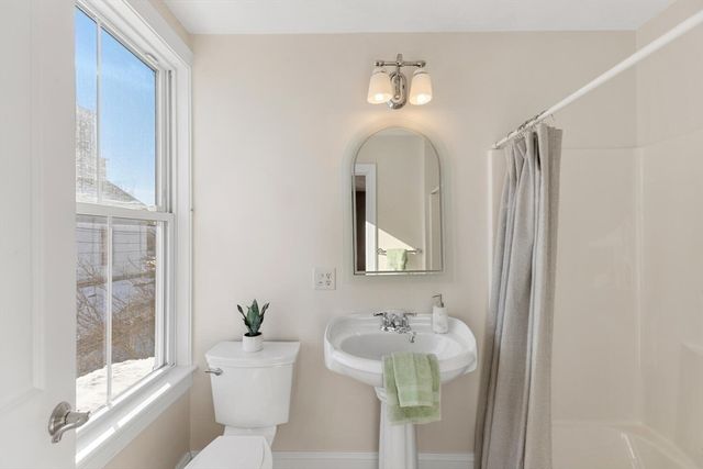 8 Common St 3, Stoneham, MA 02180